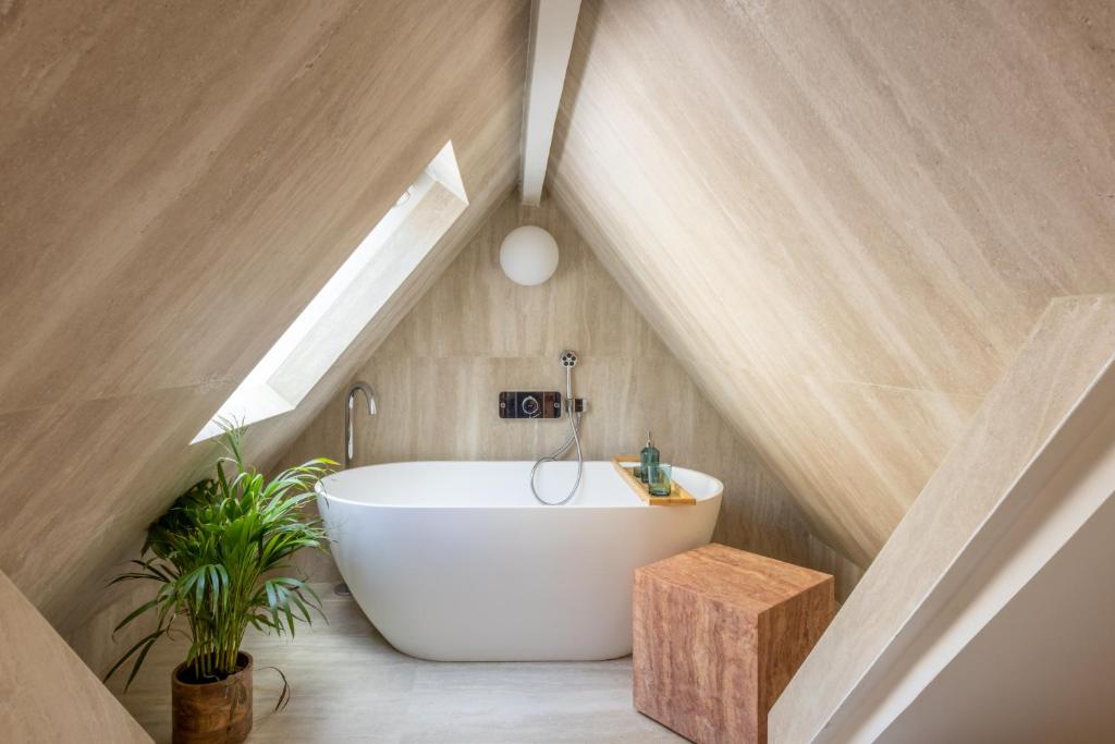 Kúpeľňa v ubytovaní Luxueux duplex en plein coeur de Paris dans le 1er arrondissement