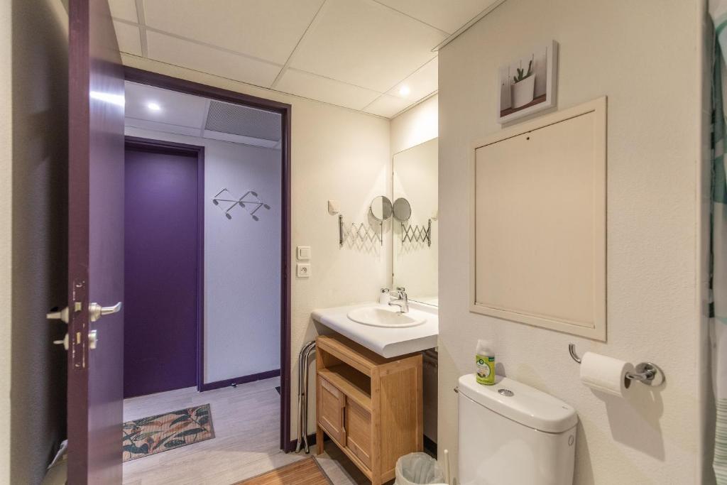Un baño de Tithome 1 - Gare, centre ville, vue montagne et château