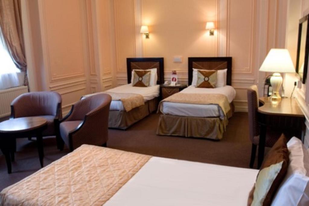 
Standard Triple Room
