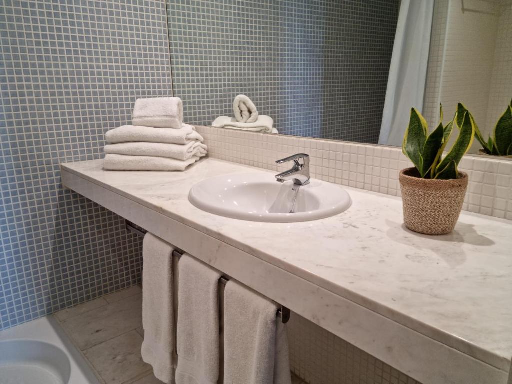 Apartaments Els Quimics - Apartamento De Una Habitación (2 Adultos + 1 Niño)