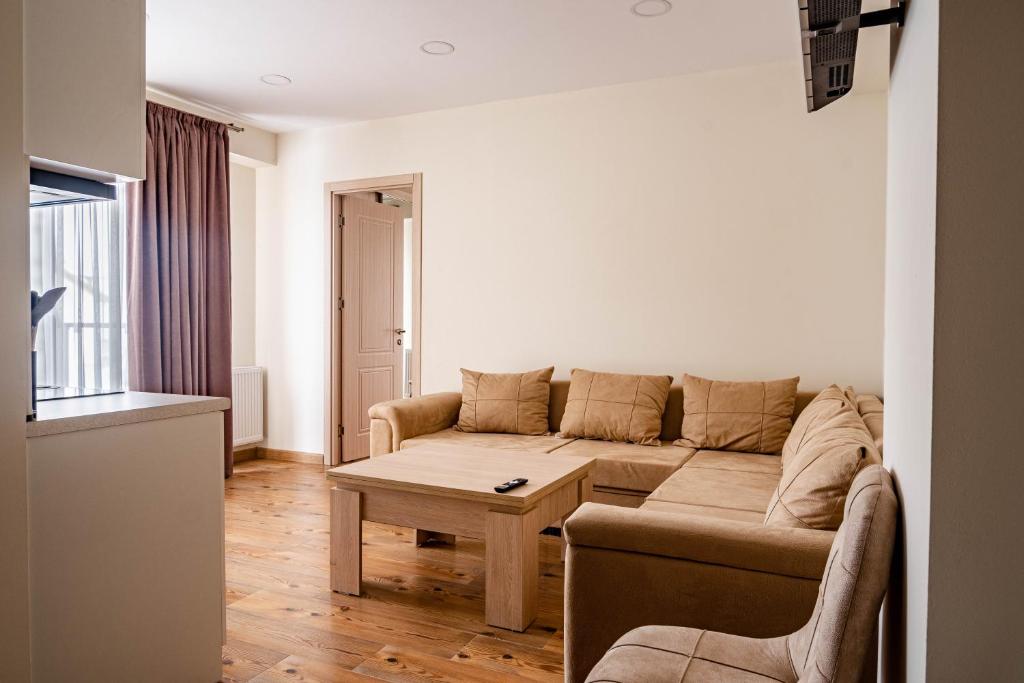 Posezení v ubytování 2-room apartment New Gudauri F1