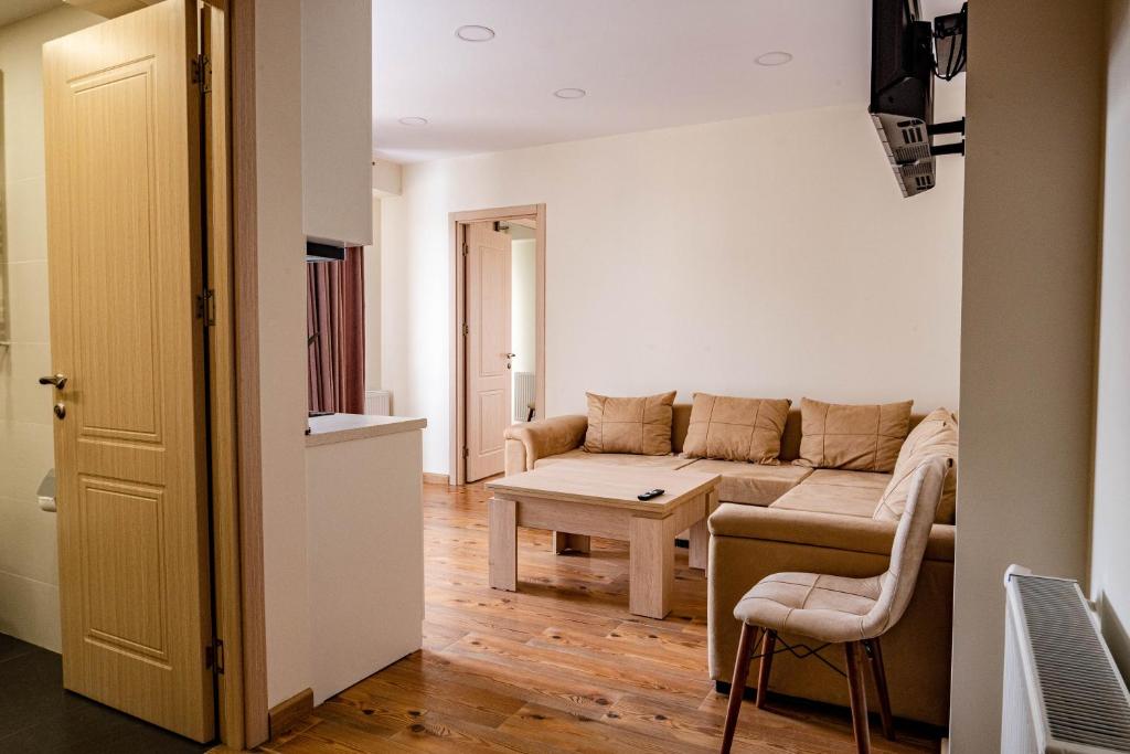 Posezení v ubytování 2-room apartment New Gudauri F1