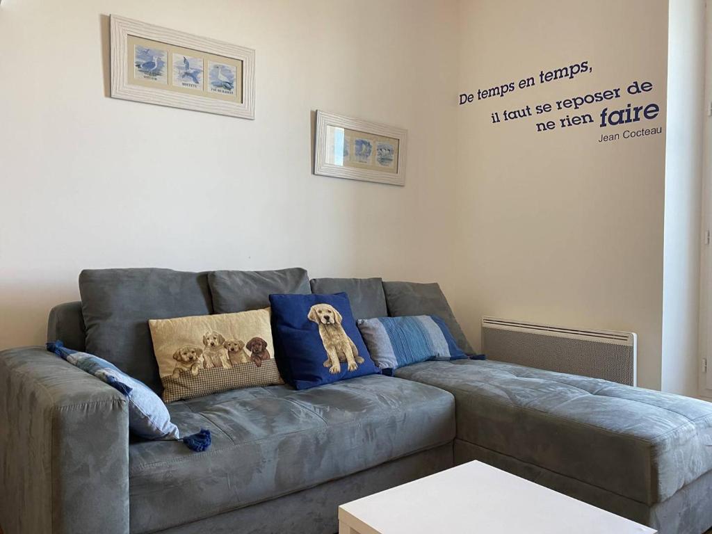 Posezení v ubytování 352 - Appartement T2 avec une vue imprenable sur le Cap Fréhel