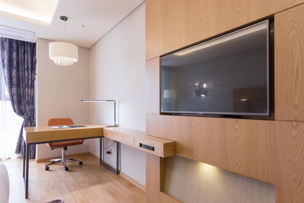 Charis Hotel - Deluxe Double Room