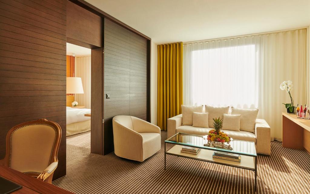Χώρος καθιστικού στο InterContinental Genève by IHG