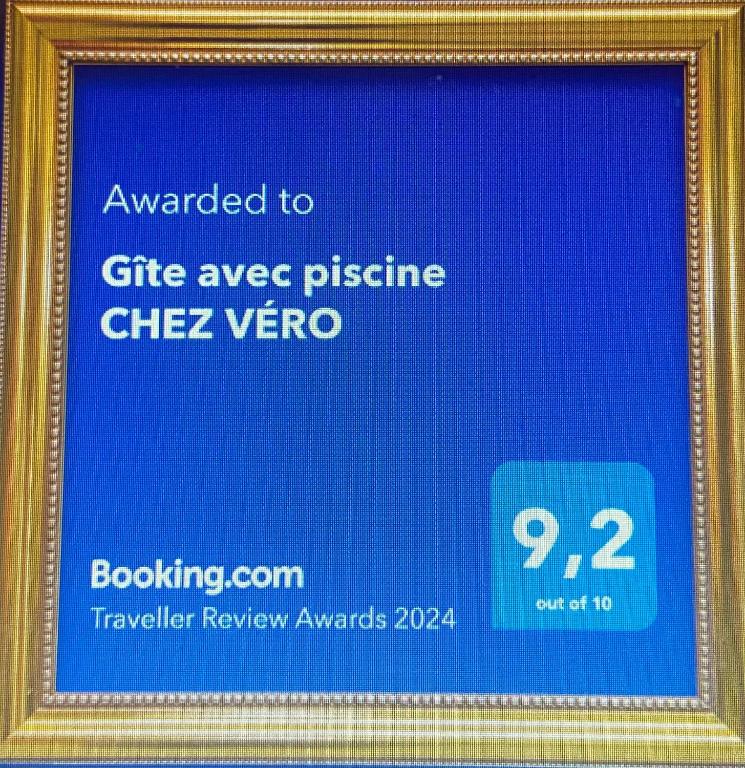 Gîte CHEZ VÉRO - Appartement Avec Vue De La Piscine