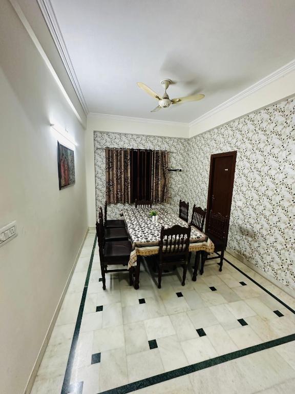 Posezení v ubytování Sheela Homestay