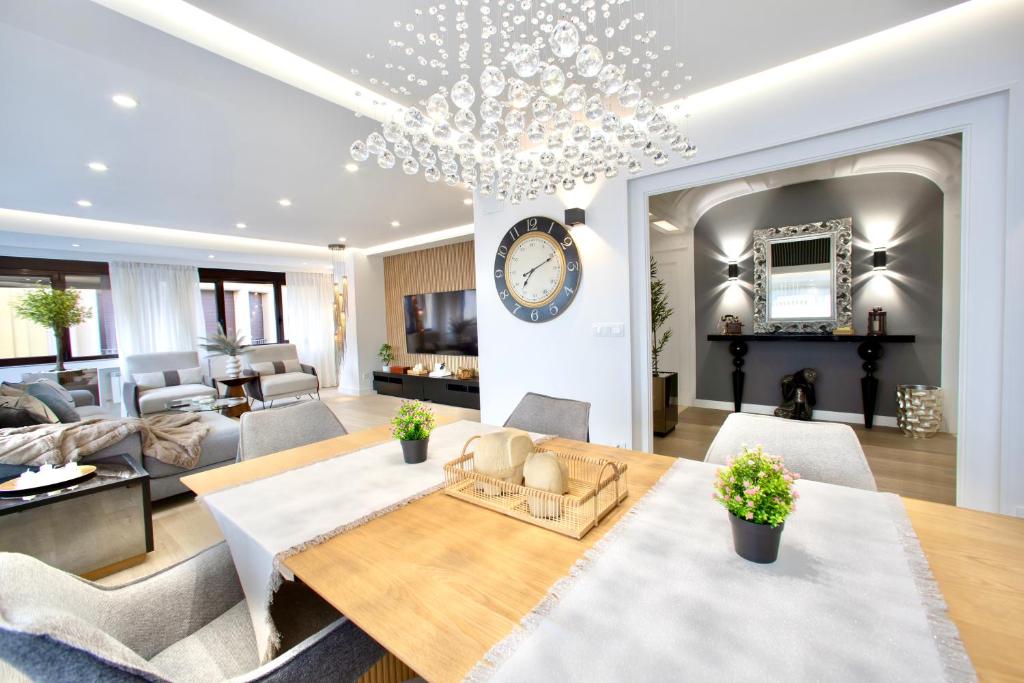 Cathedral Boutique by Lugo Collection - 3