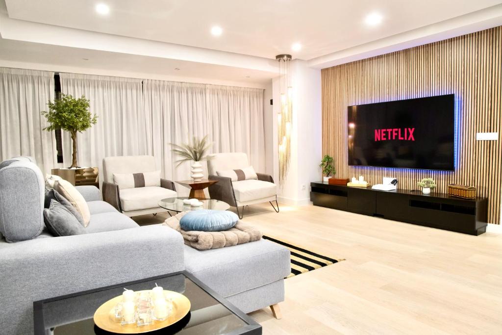 Cathedral Boutique by Lugo Collection - 15