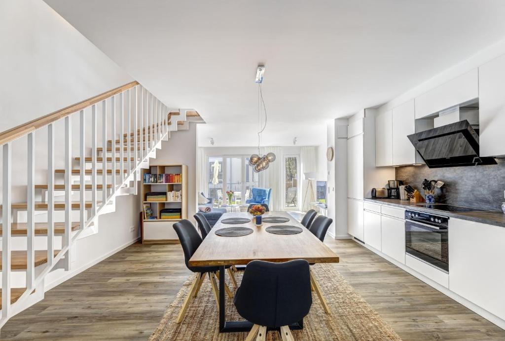 Nhà bếp/bếp nhỏ tại Ferienhaus "Süsterhüs" - Seeluft und Komfort