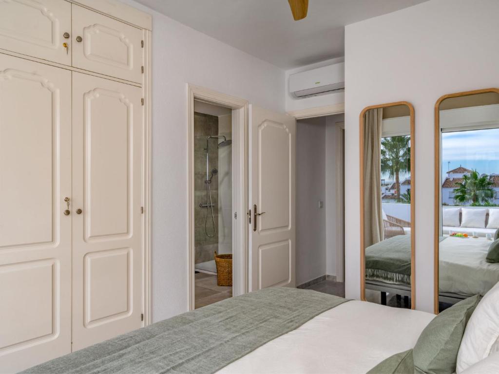 Postel nebo postele na pokoji v ubytování Apartment Ático Los Pelicanos by Interhome