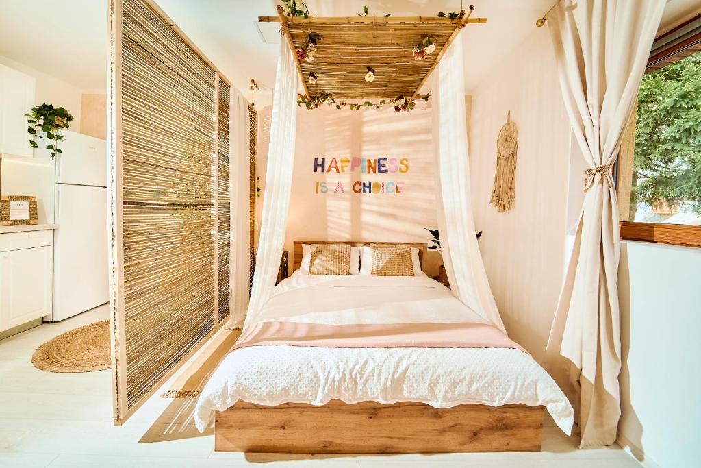 Exotic Jungle-Inspired Oasis - отзывы и видео