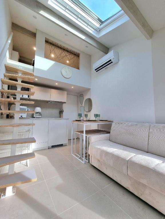 Photo de la galerie de l'établissement Studio moderne avec jardin Côte Bleue, à Le Rove