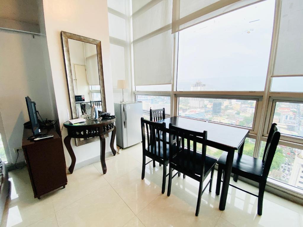 Cebu City Huge Lofts by P&J - Queen Studio