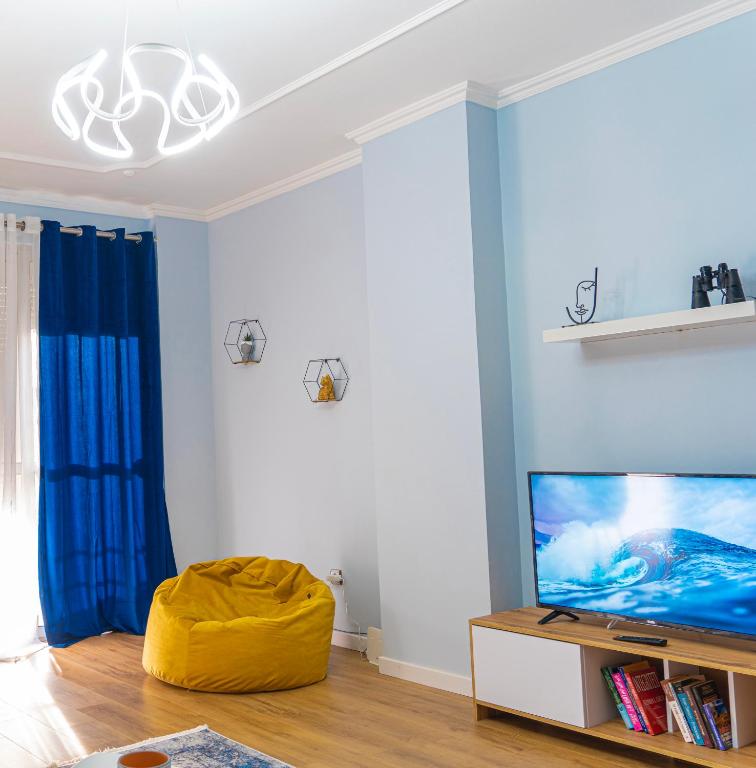 Cane Apartment New Bazaar - Image 4