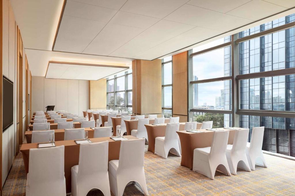 Restaurace v ubytování Courtyard by Marriott Shenzhen Bay