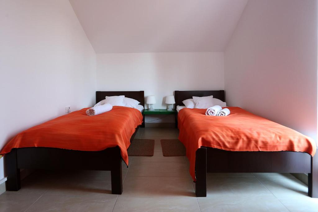 Bed & Breakfast Ana - Triple Room With Balcony
