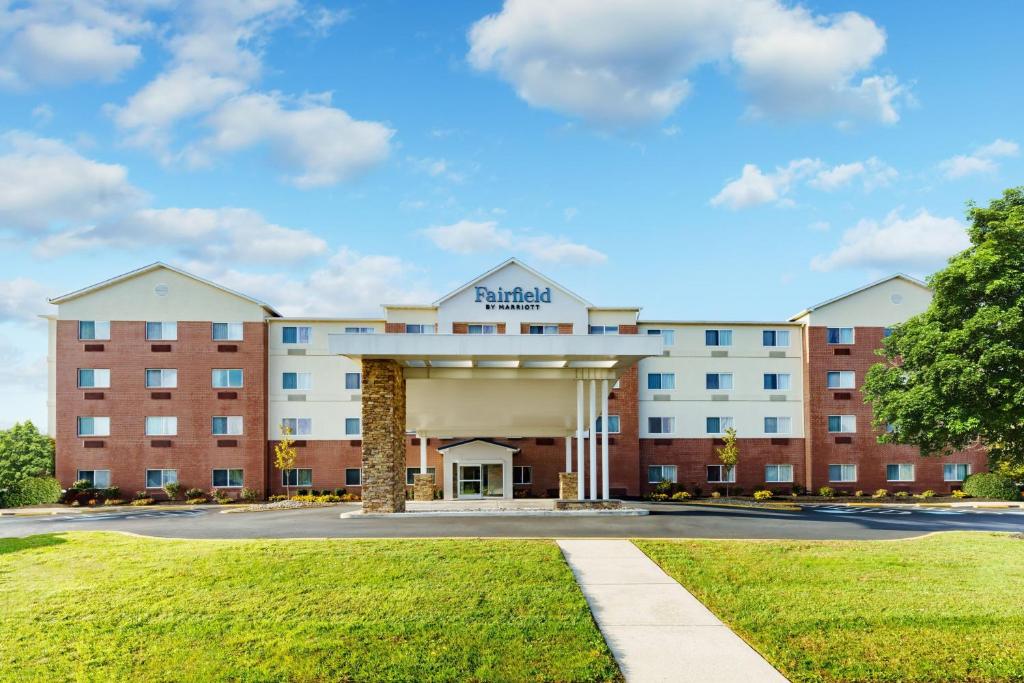 a renderización de un edificio hospitalario en Fairfield Inn Philadelphia Airport, en Filadelfia