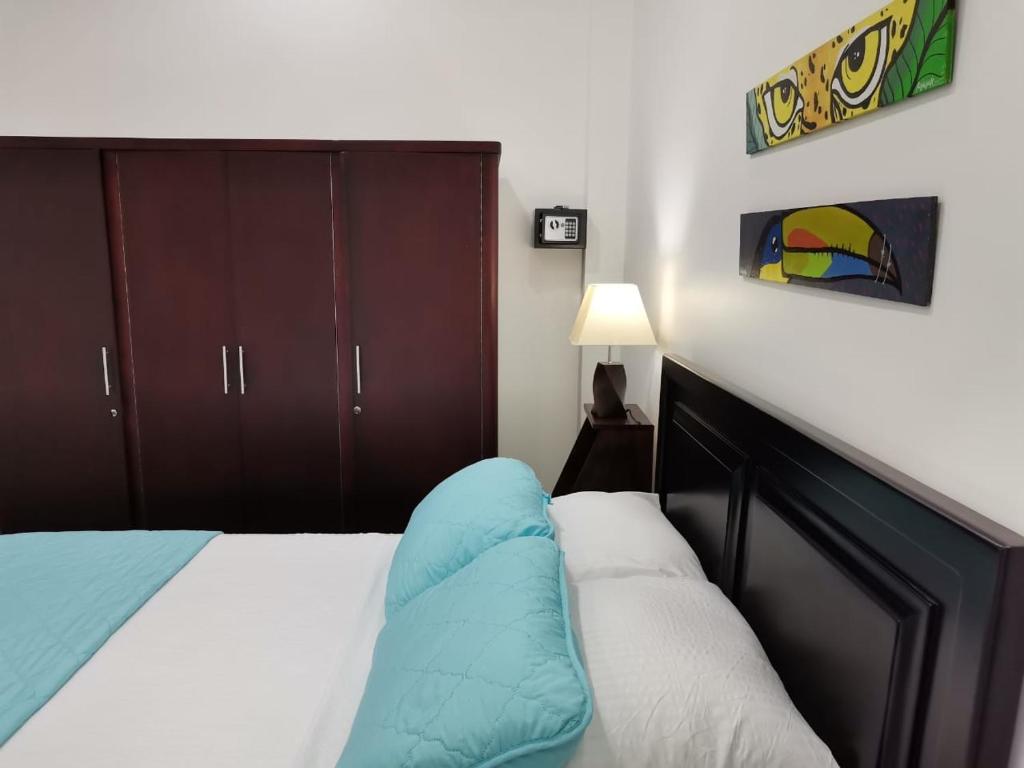 Postel nebo postele na pokoji v ubytování 935 Lodge San José