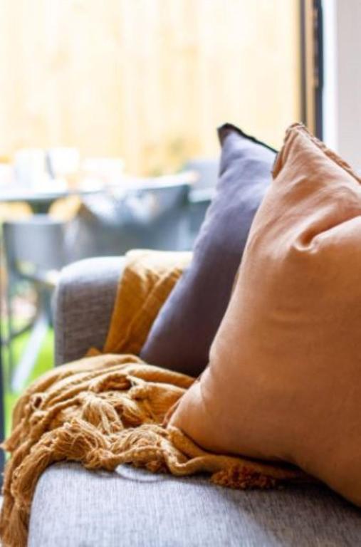 Entertainment Hub 2 bed 2 bath with Free Car park - Resim 33