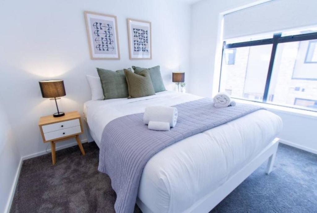 Entertainment Hub 2 bed 2 bath with Free Car park - Resim 22