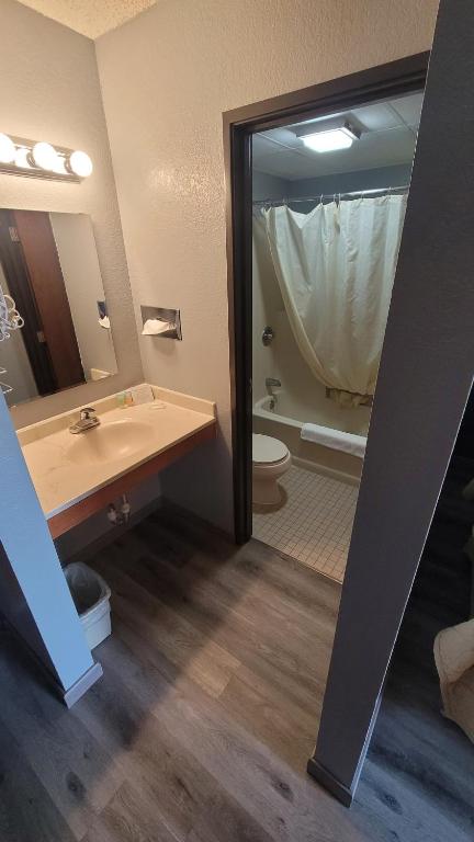 The Belgium Inn & Suites - Quarto Queen Com 2 Camas Queen-size