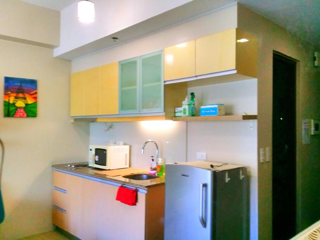 Studio type condo at Eastwood Legrand 3 - Studio With Pool View