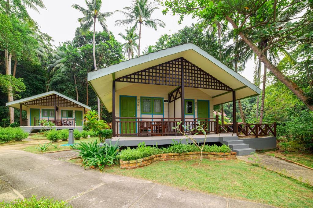 Nirwana Beach Club