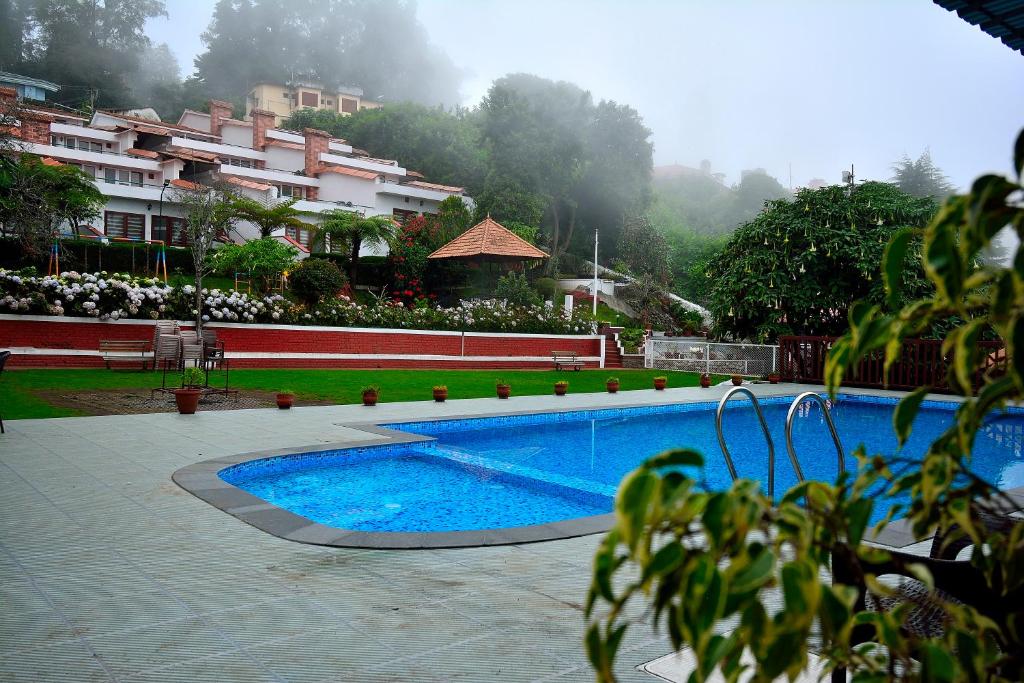 Bazén v ubytování Kodai Resort Hotel, Kodaikanal nebo v jeho okolí