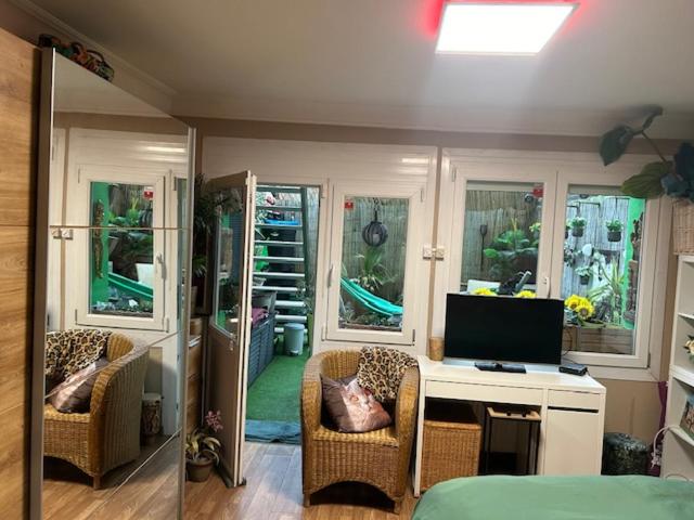 Jungle Magic Room near Atomium , Heyzel Stadium - Double Room