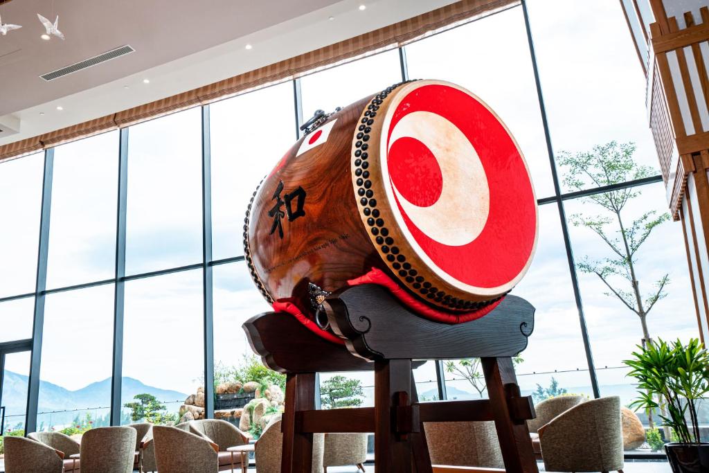 Večerní zábavní program pro hosty v ubytování Da Nang - Mikazuki Japanese Resorts & Spa