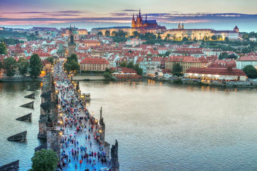 Výhled na řeku, která protéká v blízkosti penzionu