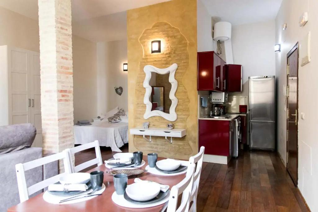 Restoran või mõni muu söögikoht majutusasutuses Serranos Flat by Concept Flats