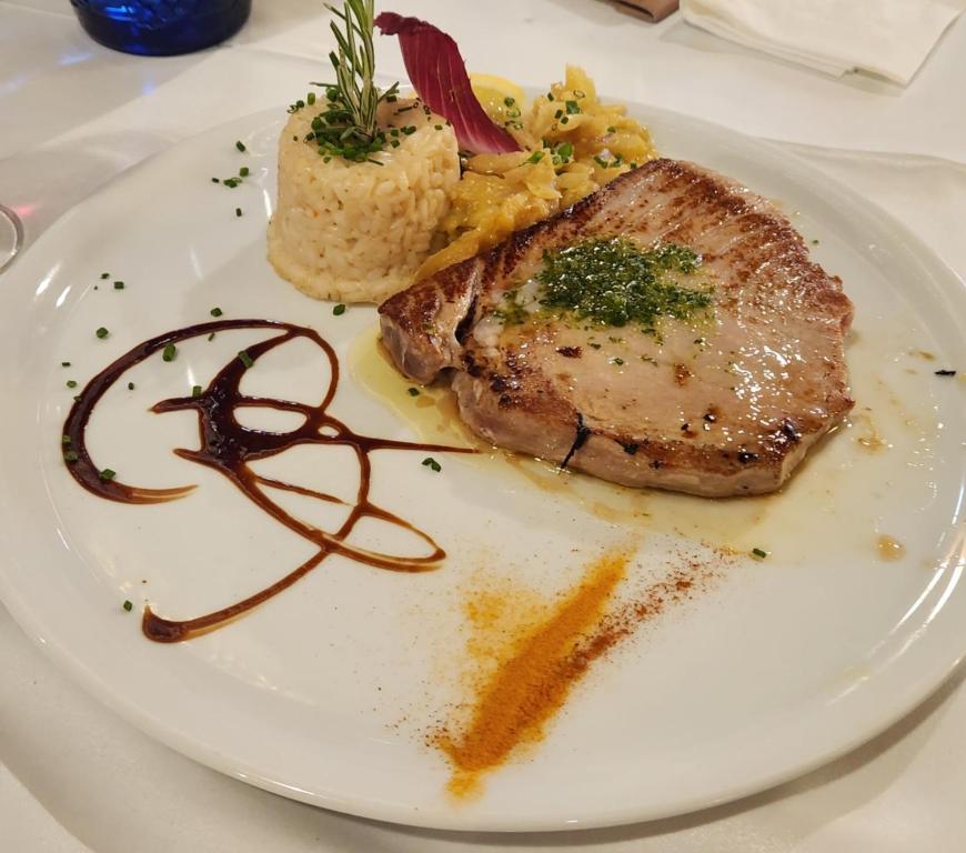 Jídlo v hotelu nebo okolí