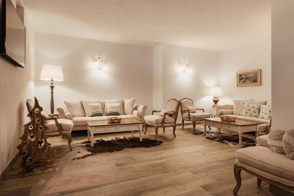 Posezení v ubytování Hotel Monte Cherz