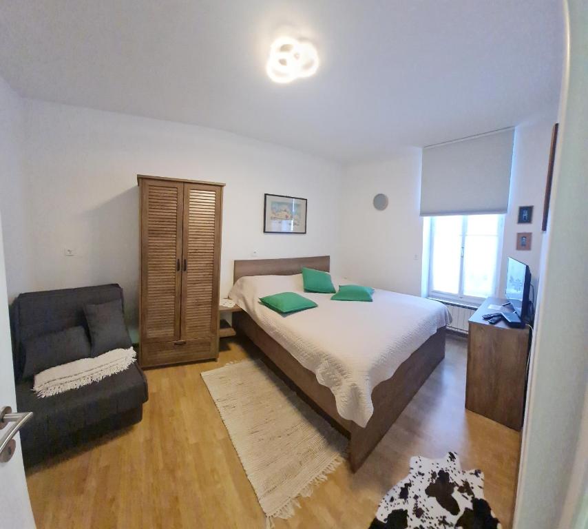 APARTMA DOMENIKA - отзывы и видео