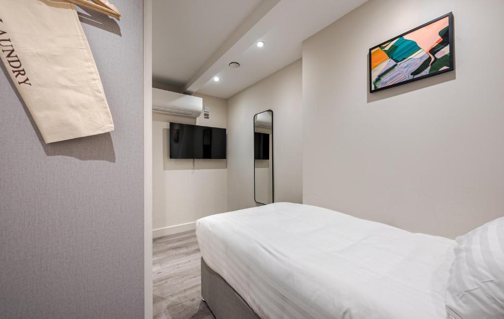 St Pancras Inn - Economy Single Room (No Window)