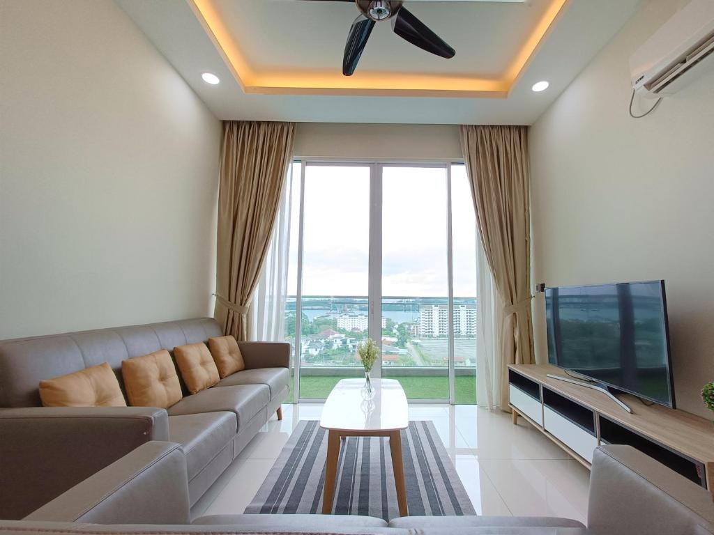 Paragon Suite Homestay by Antlerzone - Appartement Met Drie Slaapkamers