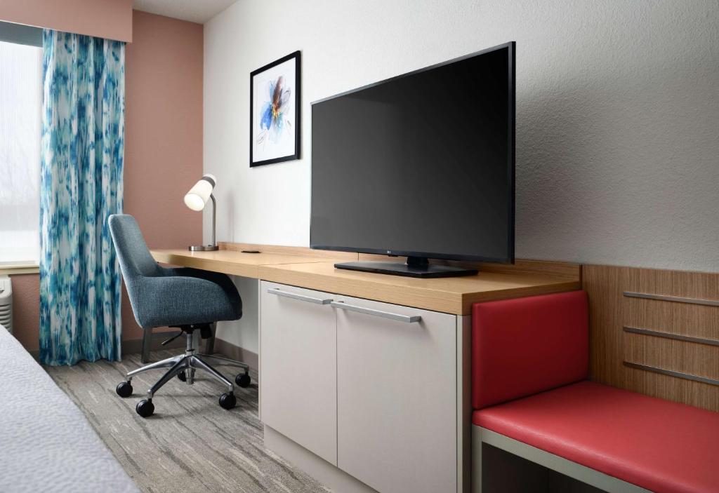 Hilton Garden Inn Boston-Burlington - King Room - Evolution