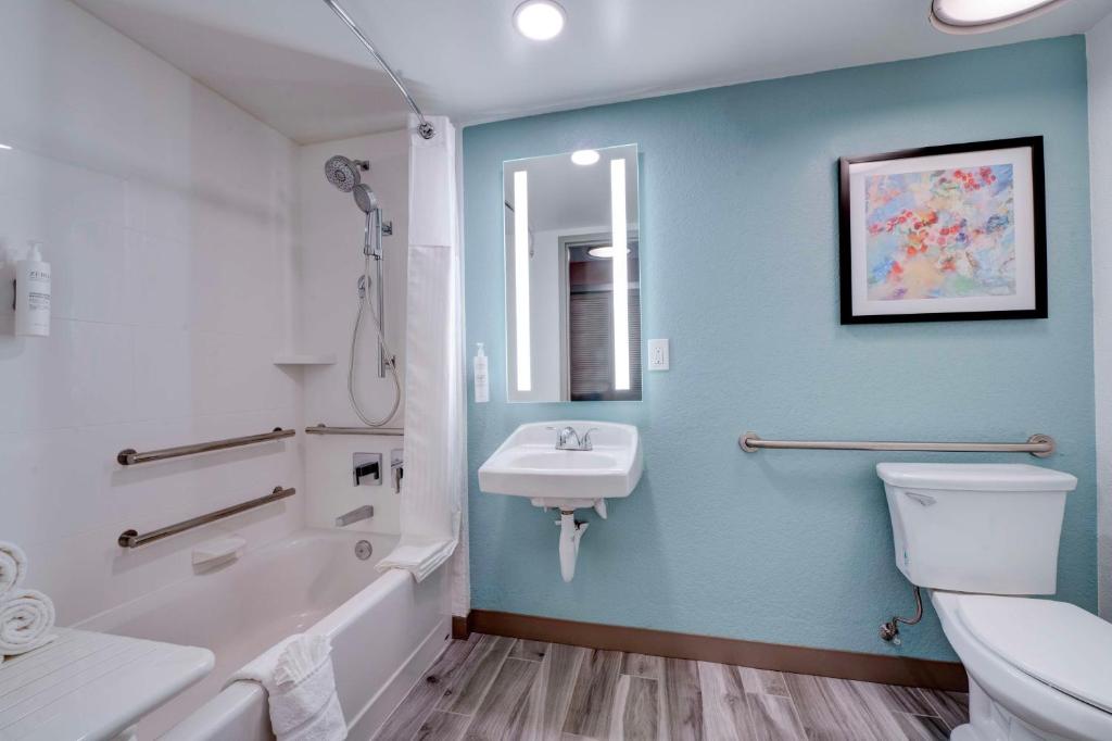 Hilton Garden Inn Anaheim/Garden Grove photo