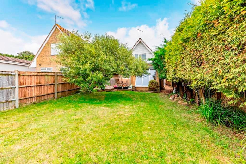 BOURNECOAST CHALET BUNGALOW WITH GARDEN HB6189, Poole (updated