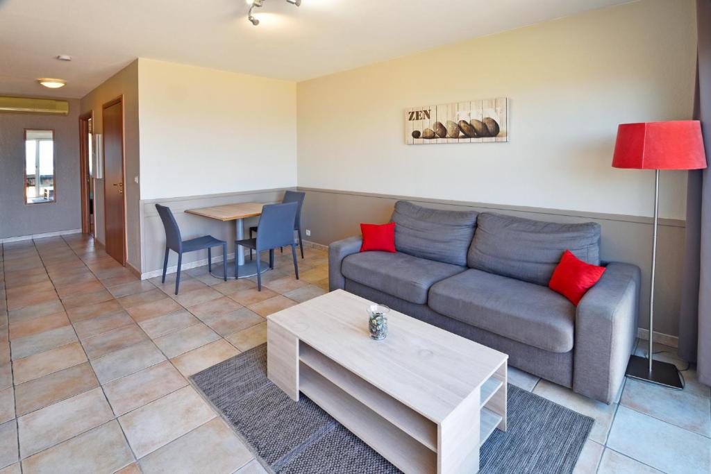 Posezení v ubytování Calvi Résidence, Appart'hôtel