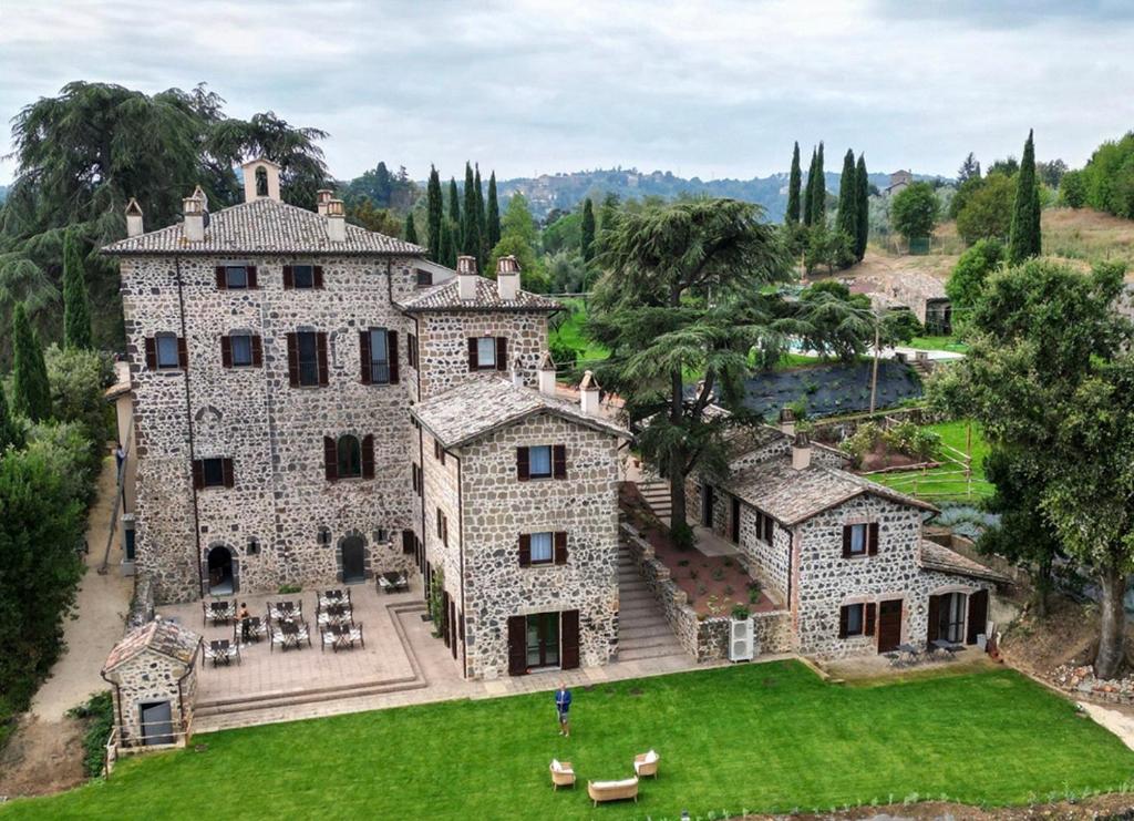 Pietra Campana Italian Villa Orvieto