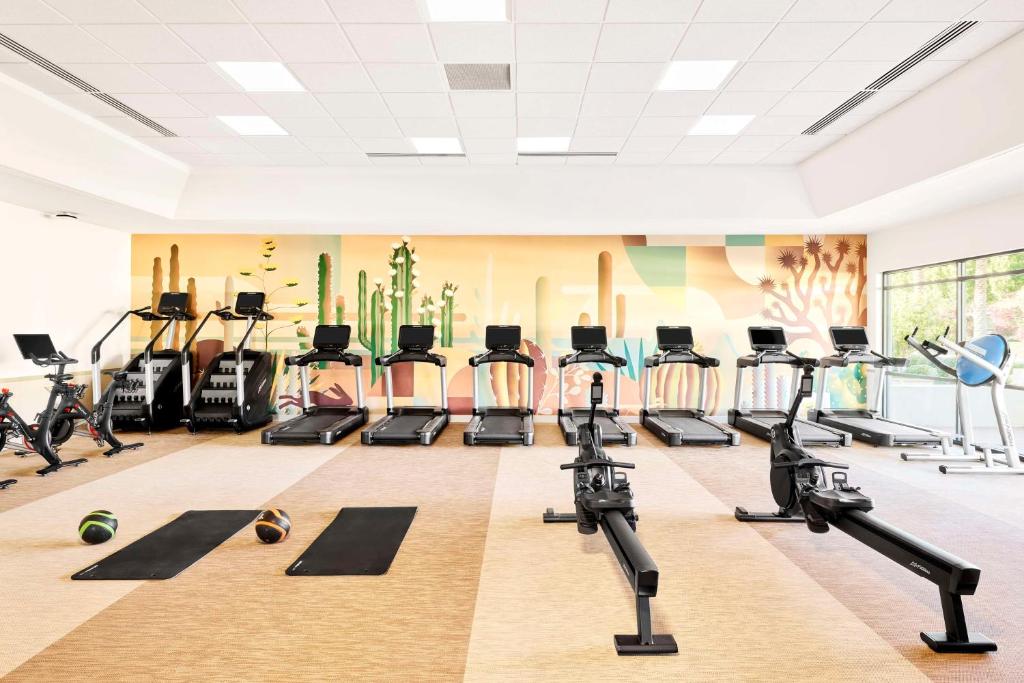 Fitness centrum a/nebo fitness zařízení v ubytování The Scottsdale Resort & Spa, Curio Collection by Hilton