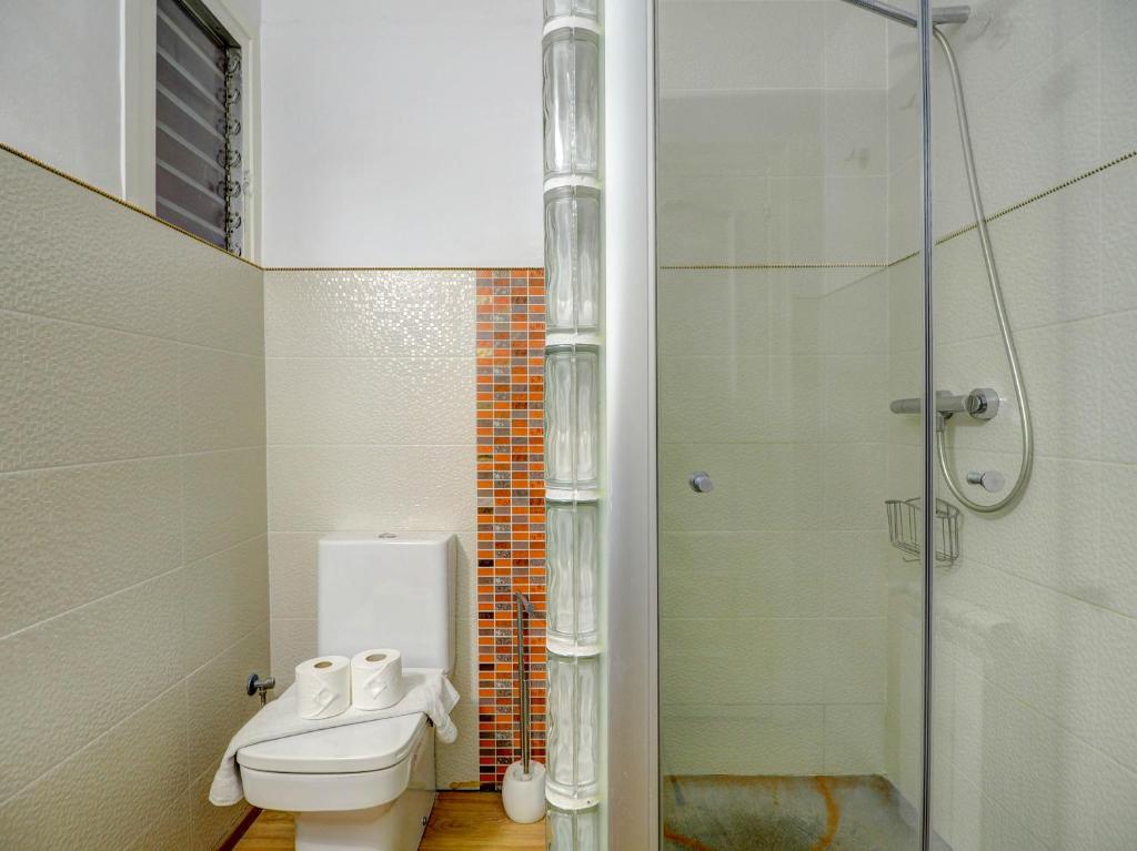 A bathroom at The Lilium Apartment by Hello Homes Sitges