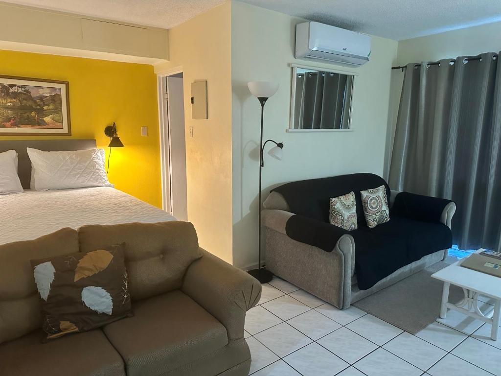 Posezení v ubytování Beryls at Seawind on the Bay , Montego Bay , Jamaica
