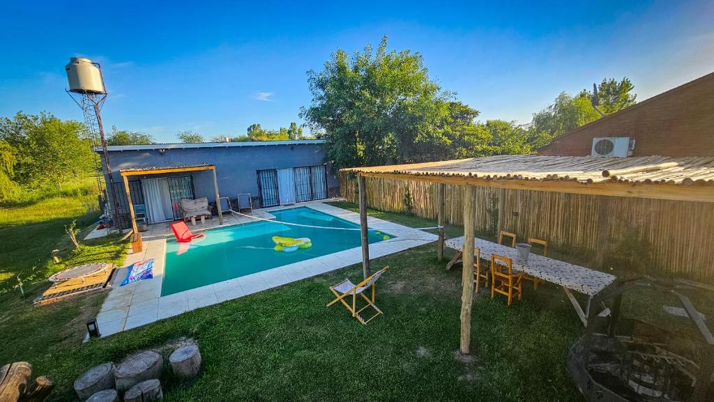 Propiedad Privada con Piscina y parque