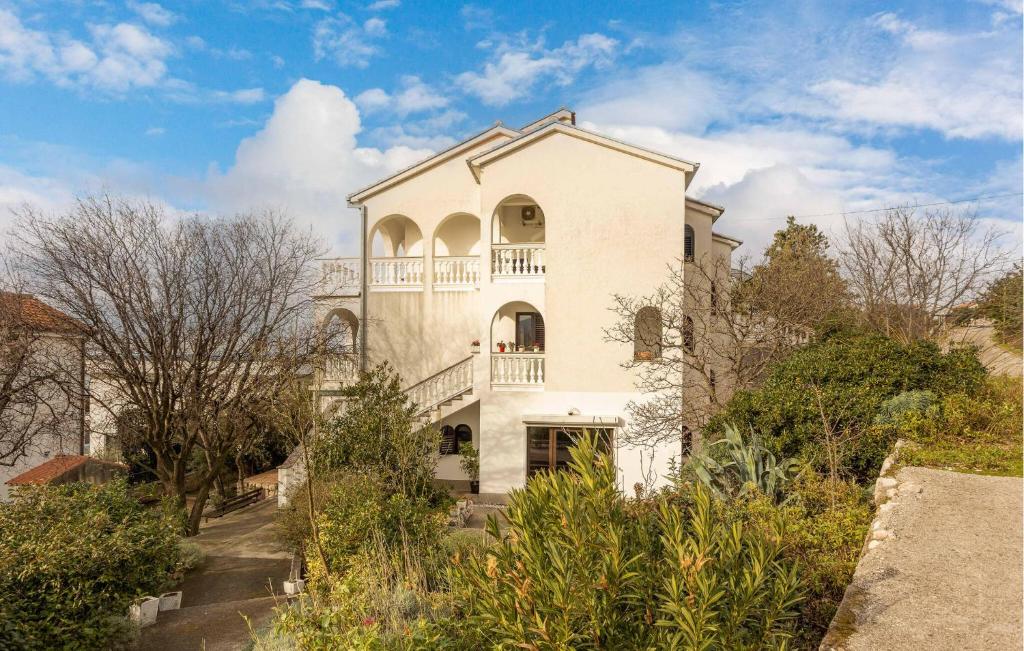 Amazing Apartment In Novi Vinodolski With Wifi