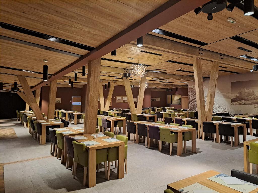 Restaurace v ubytování Aparthotel Vucko Jahorina NEW 451