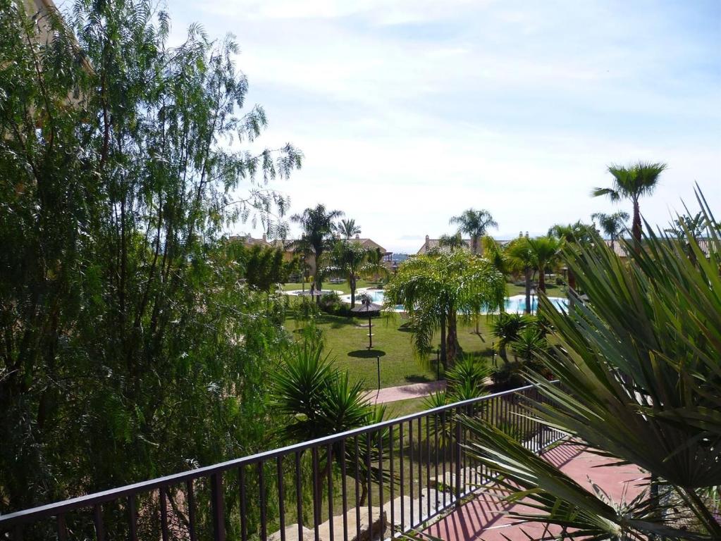 A garden outside Newly Renovated Apartment with Amazing View